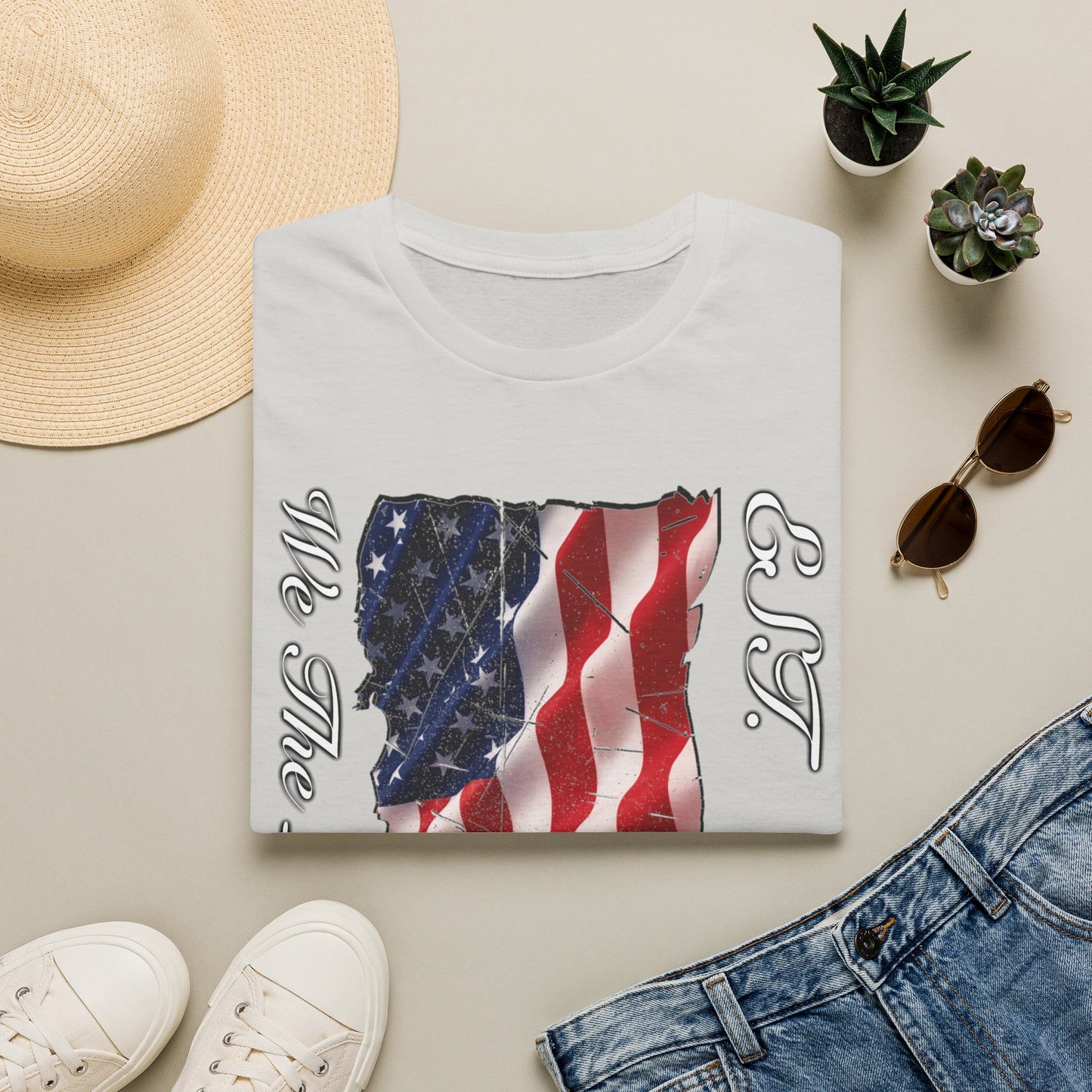 Vizsla Dog 'We The People EST. 1776' T-Shirt — Distressed American Flag